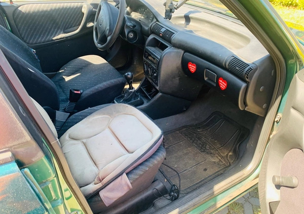 Opel Astra cena 2500 przebieg: 193959, rok produkcji 1998 z Kielce małe 67